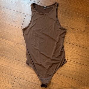 Express Body Contour Mid Compression High Neck Bodysuit Small Brown - C2-006